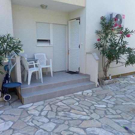 Apartments President Novalja Exterior photo
