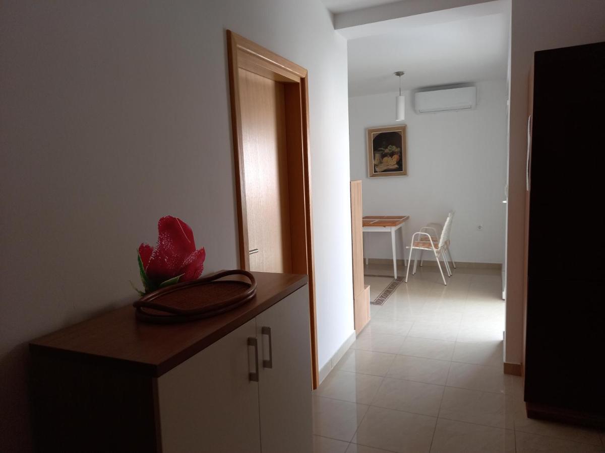 Apartments President Novalja Exterior photo