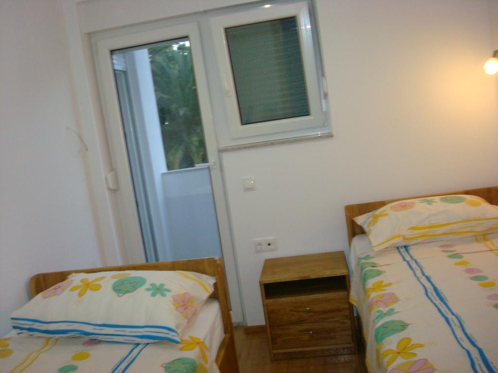 Apartments President Novalja Exterior photo