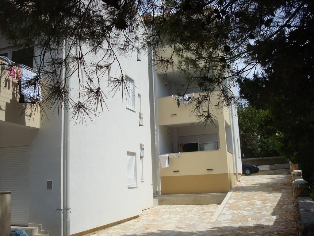 Apartments President Novalja Exterior photo