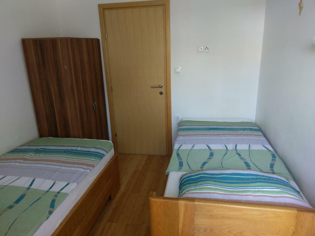 Apartments President Novalja Exterior photo